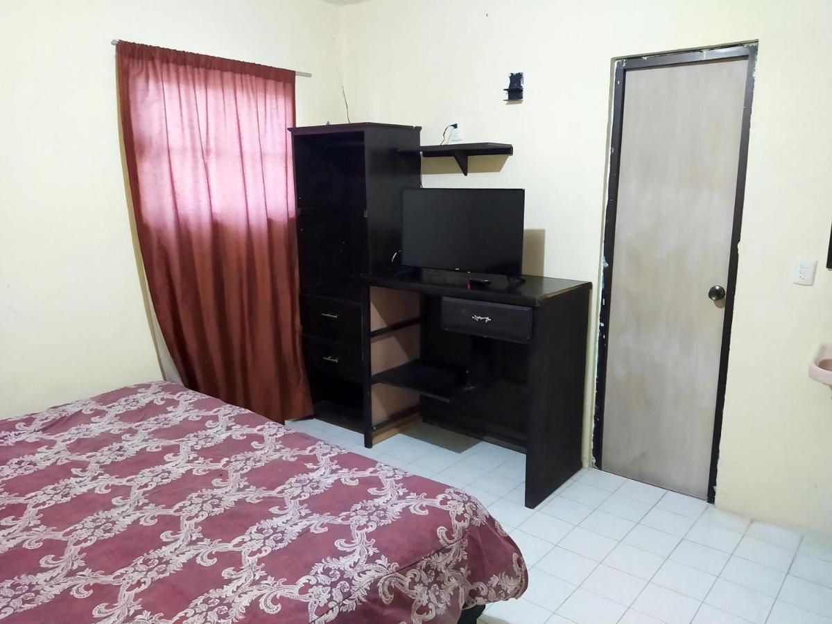 Oyo Hotel Cuatro Reales Galeana Екстер'єр фото