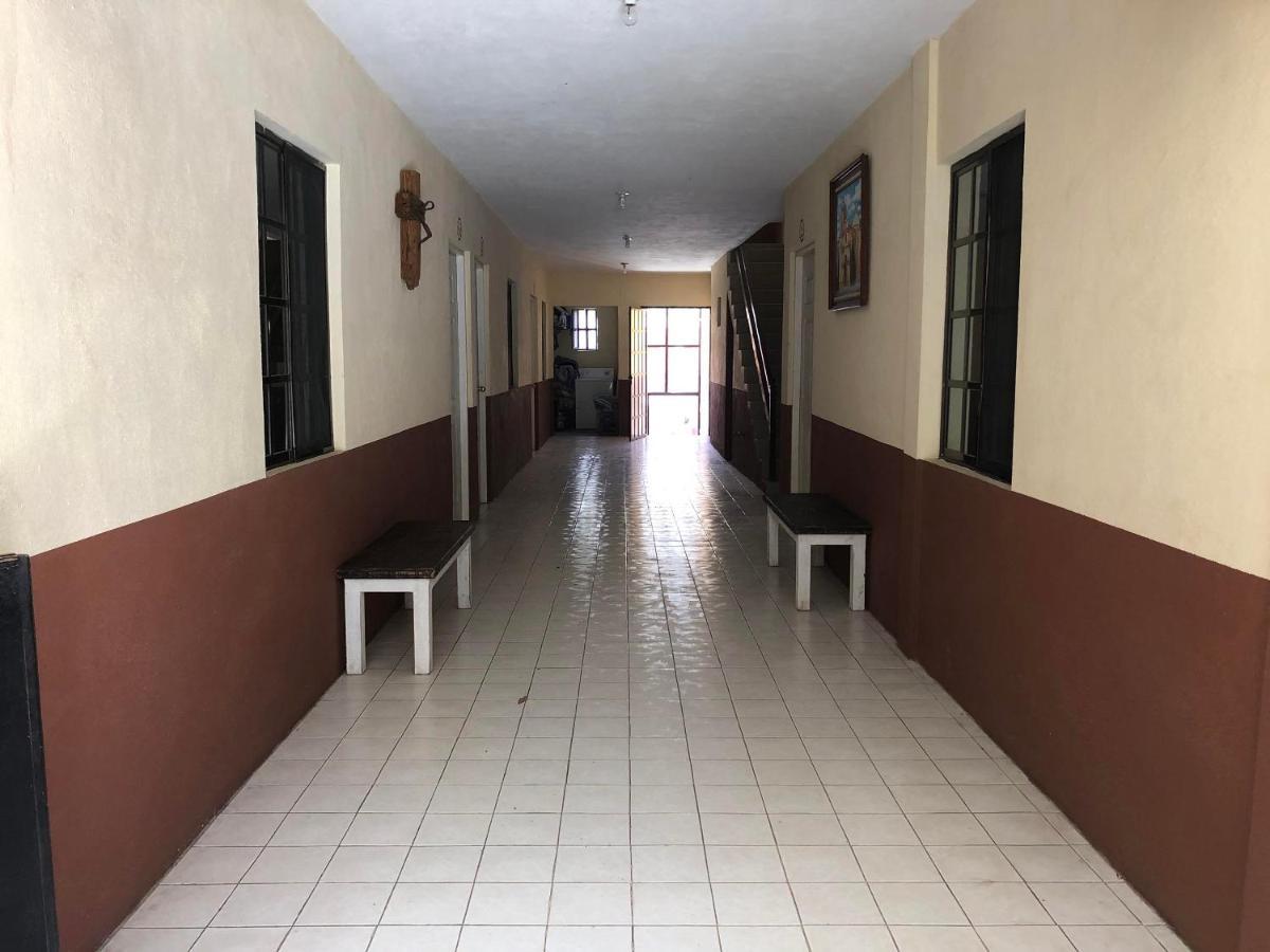 Oyo Hotel Cuatro Reales Galeana Екстер'єр фото